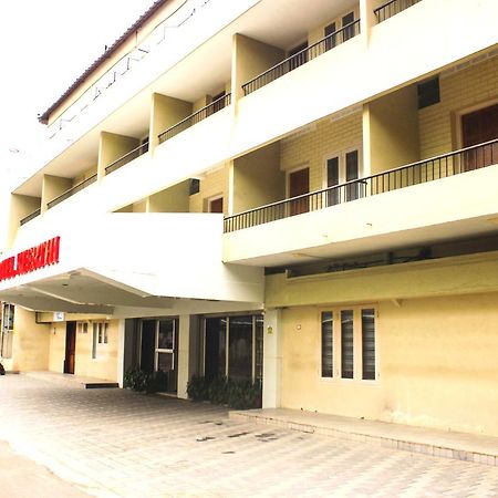 Keerthi Ξενοδοχείο Thiruvananthapuram Εξωτερικό φωτογραφία